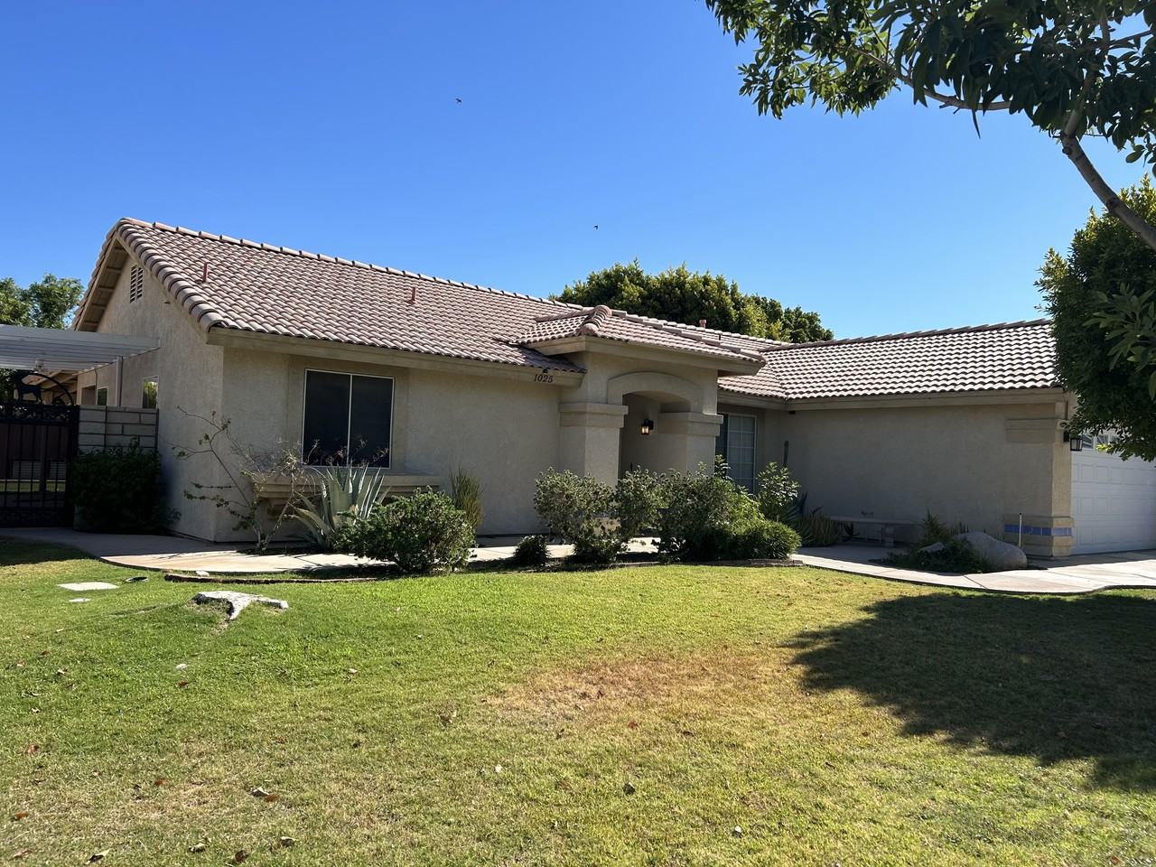 1025 Calle Del Sol #NA - Photo 3 of 21