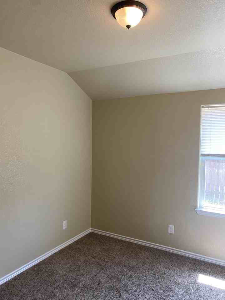 1401 Cavalry Ln #B - Photo 5 of 9