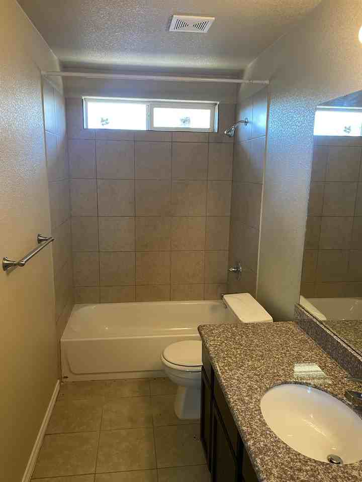 1401 Cavalry Ln #B - Photo 7 of 9