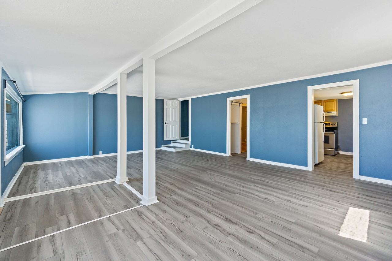 1310 Alki Ave Sw #1 - Photo 4 of 44