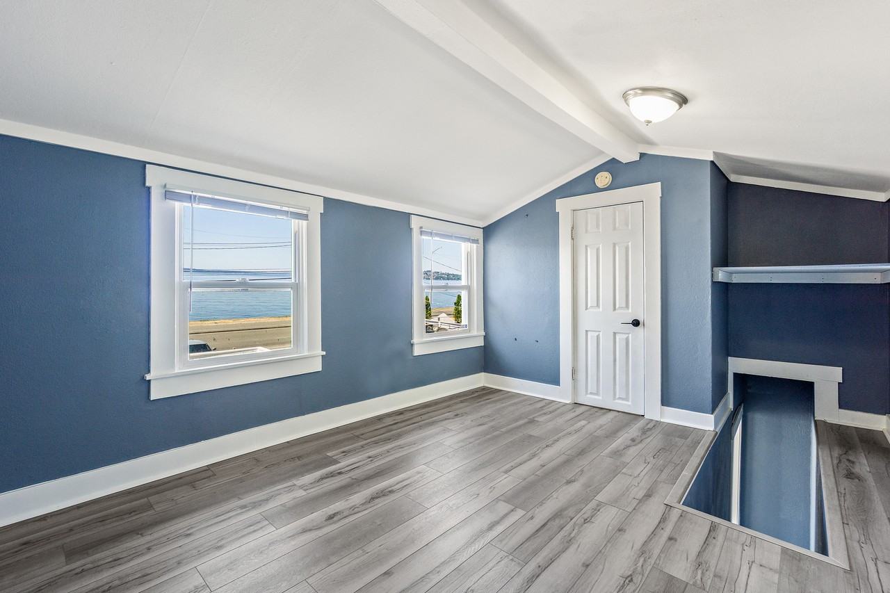1310 Alki Ave Sw #1 - Photo 6 of 44