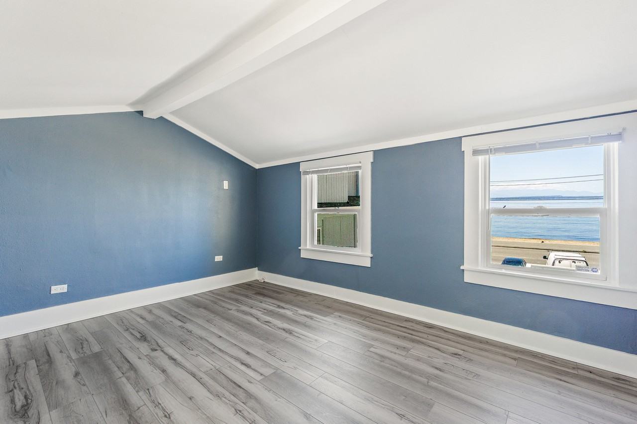 1310 Alki Ave Sw #1 - Photo 7 of 44