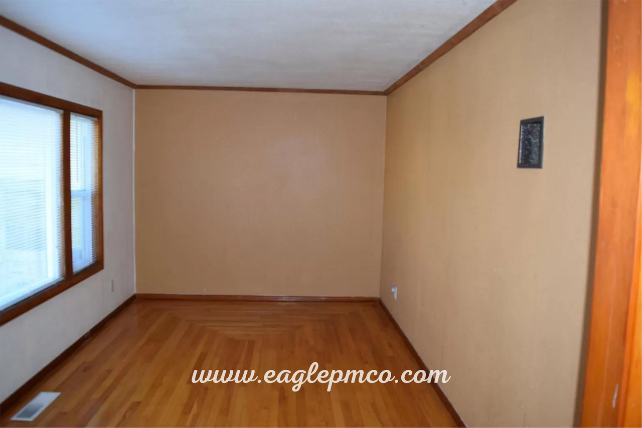 5710 Se Woodstock Blvd #1 - Photo 3 of 24