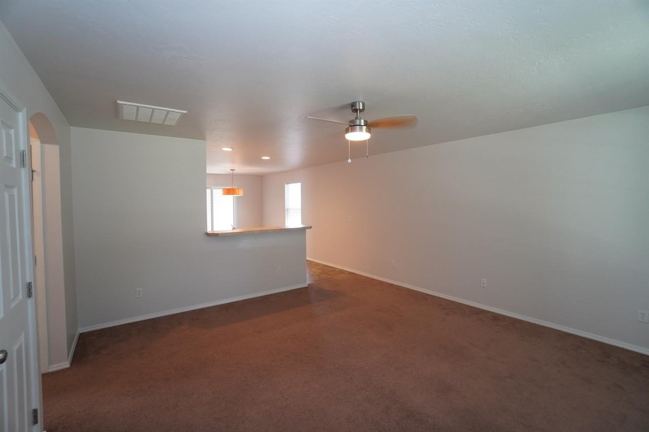 163 W Lava Falls St #1 - Photo 3 of 26