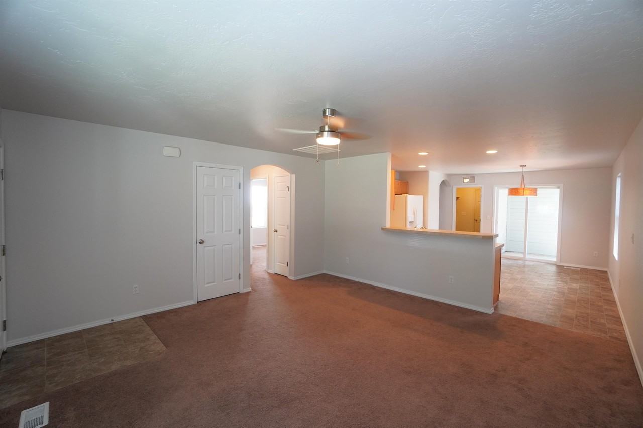 163 W Lava Falls St #1 - Photo 4 of 26