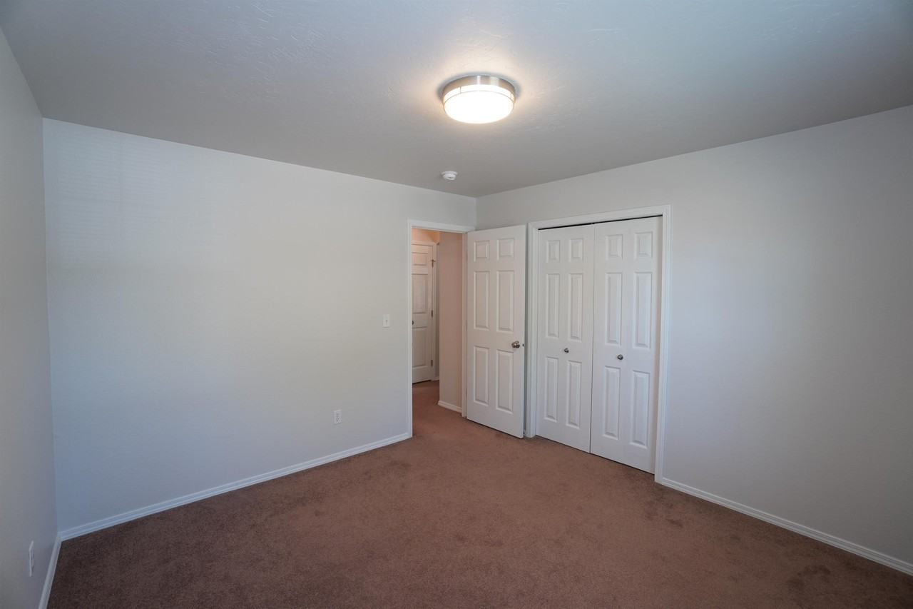 163 W Lava Falls St #1 - Photo 5 of 26