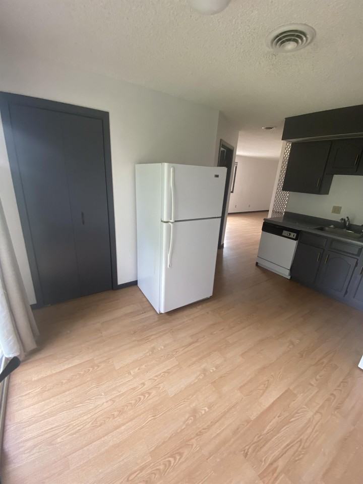 1104 1104 East Avenue ( 1104 Residences) - 5 #5 - Photo 6 of 12