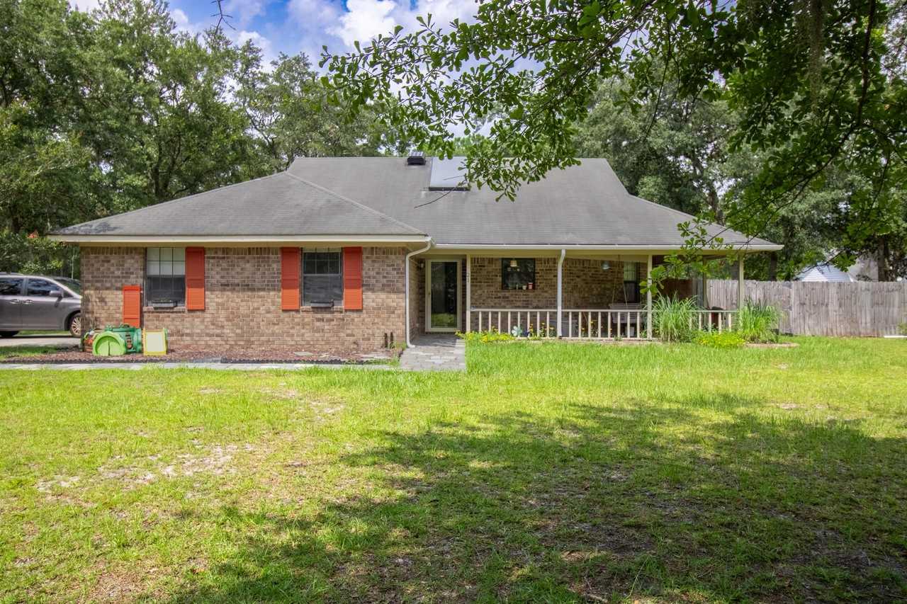 21 Pinewood Ln #1 - Photo 4 of 15