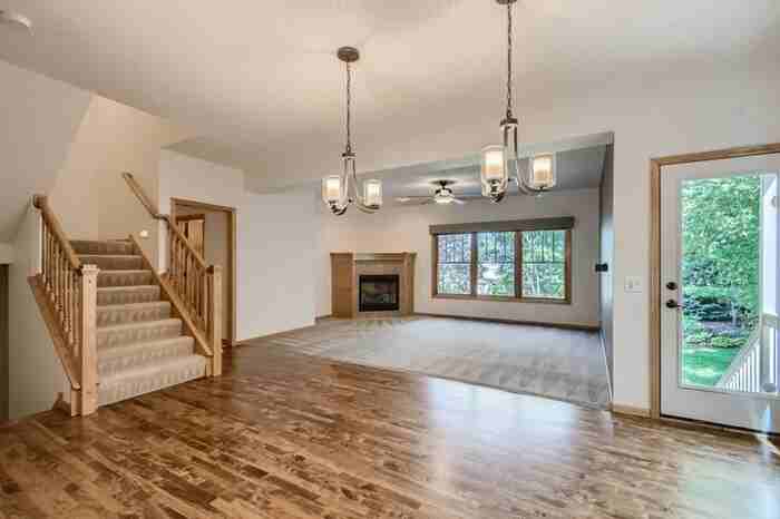 13401 Pineview Ct - Photo 2 of 18