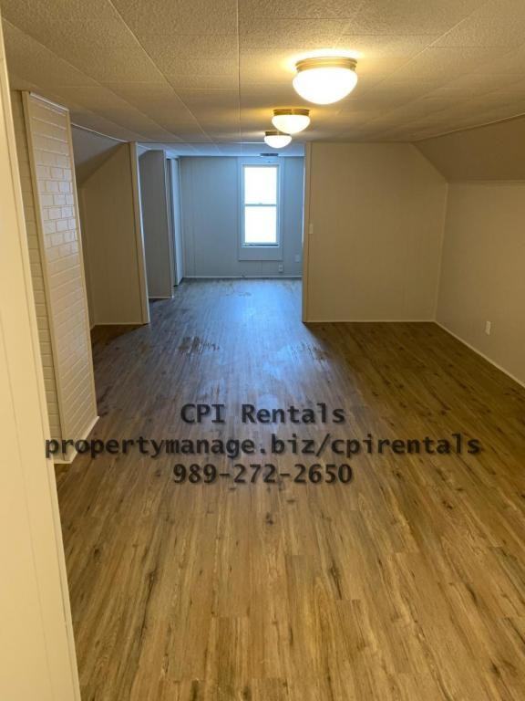 152 W Beech St #E - Photo 3 of 6