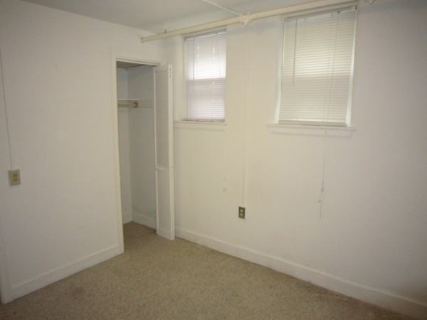 358 E Lakeside St - Photo 4 of 7