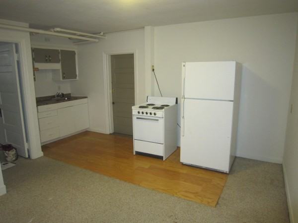 358 E Lakeside St - Photo 5 of 7