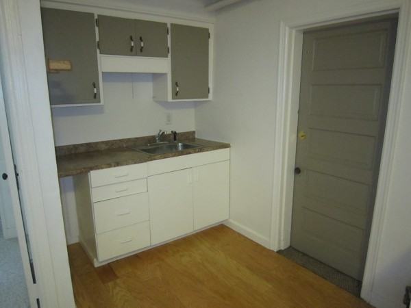 358 E Lakeside St - Photo 6 of 7