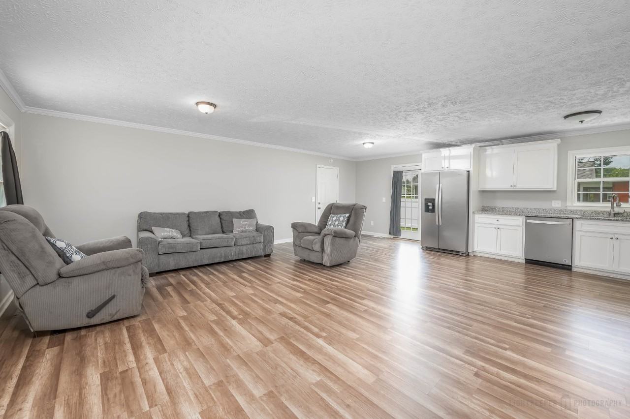 3605 Mishoe St - Photo 3 of 16