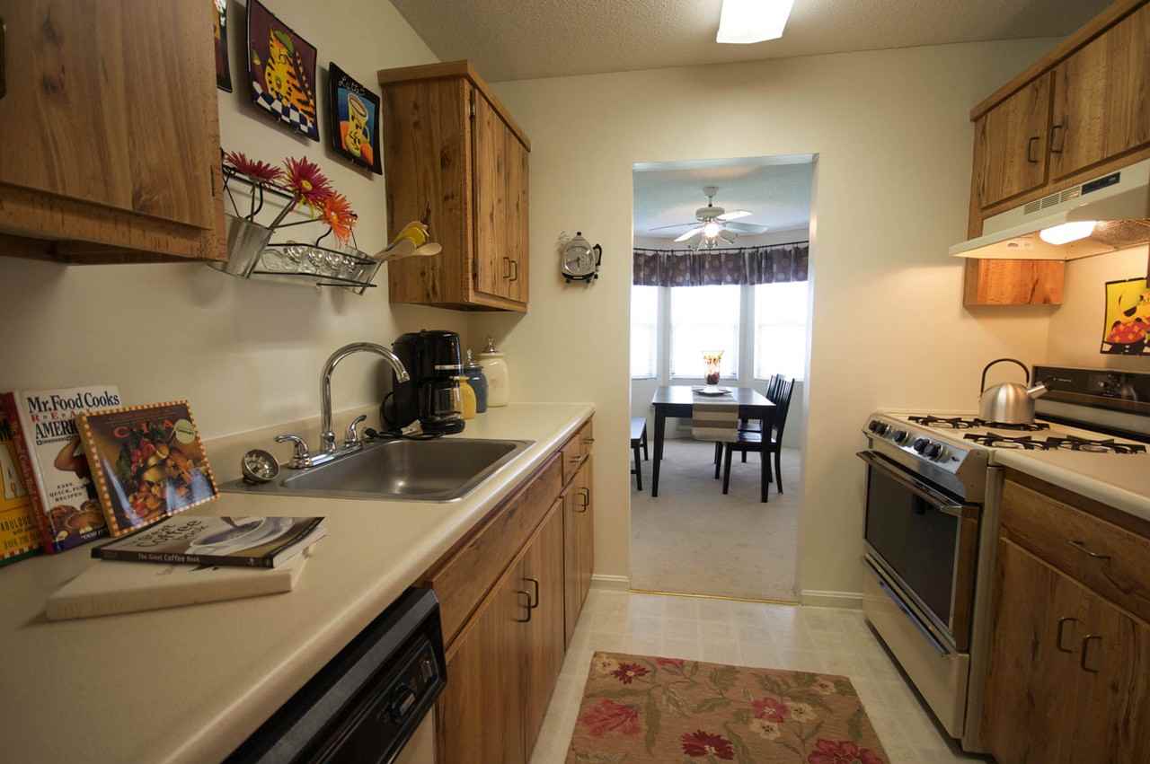 BOULDER PARK APARTMENTS - Photo 2 of 9