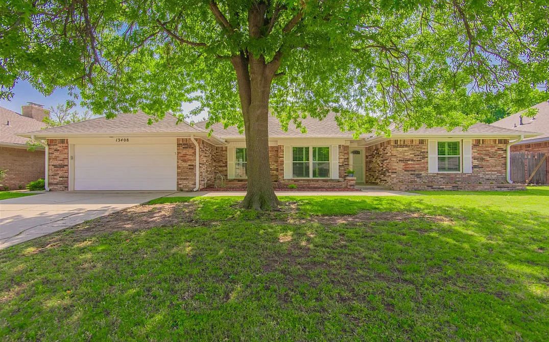 13408 Apple Valley Dr #NA - Photo 3 of 3