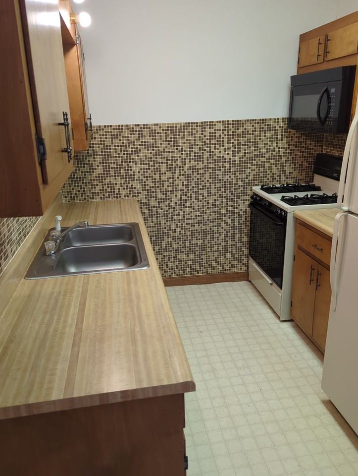 108 1/2 3rd St #A - Photo 3 of 6