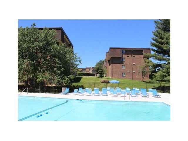 WILLOWS APARTMENTS - Photo 3 of 9