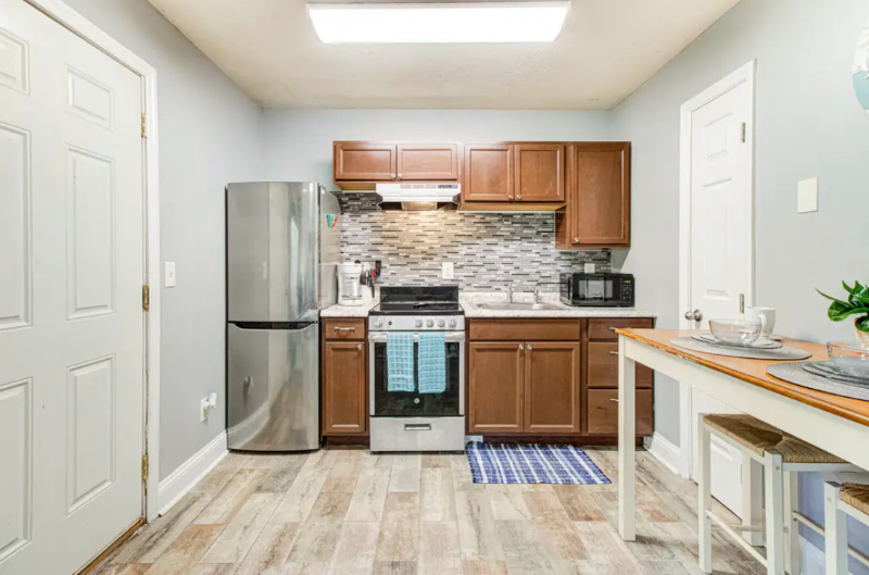 4516 Greentree Rd #1