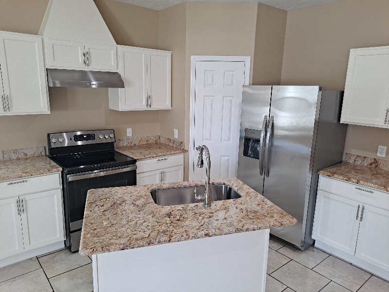 7915 Canal St - Photo 2 of 11