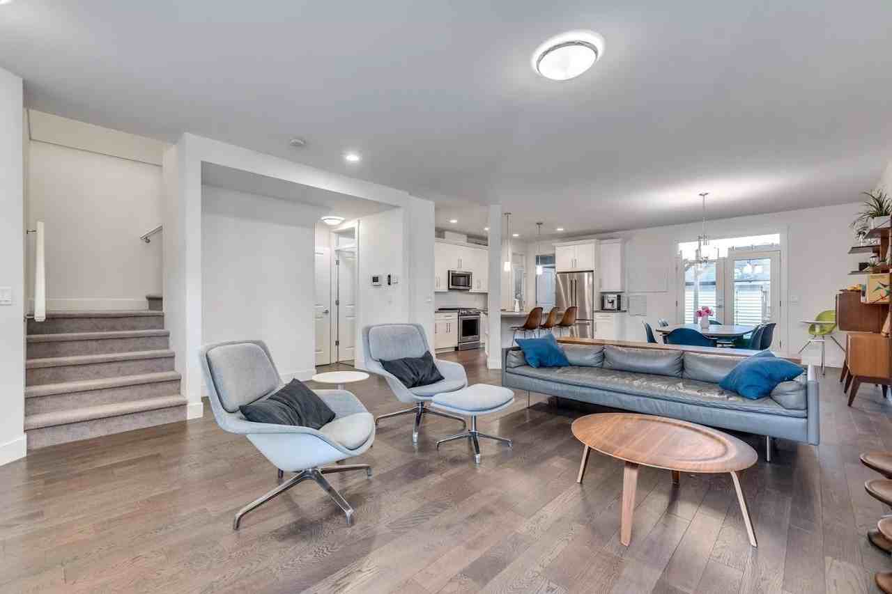 27043 35A Avenue - Photo 2 of 29