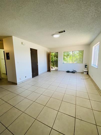 551 North East Street - Photo 2 of 8