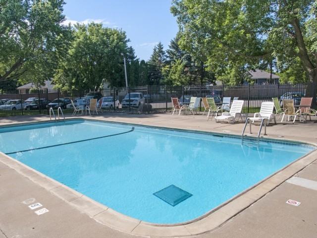 Burnsville Parkway Apartments - Photo 2 of 23