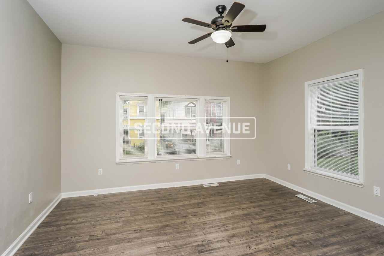 916 Fairbanks Ave - Photo 2 of 11