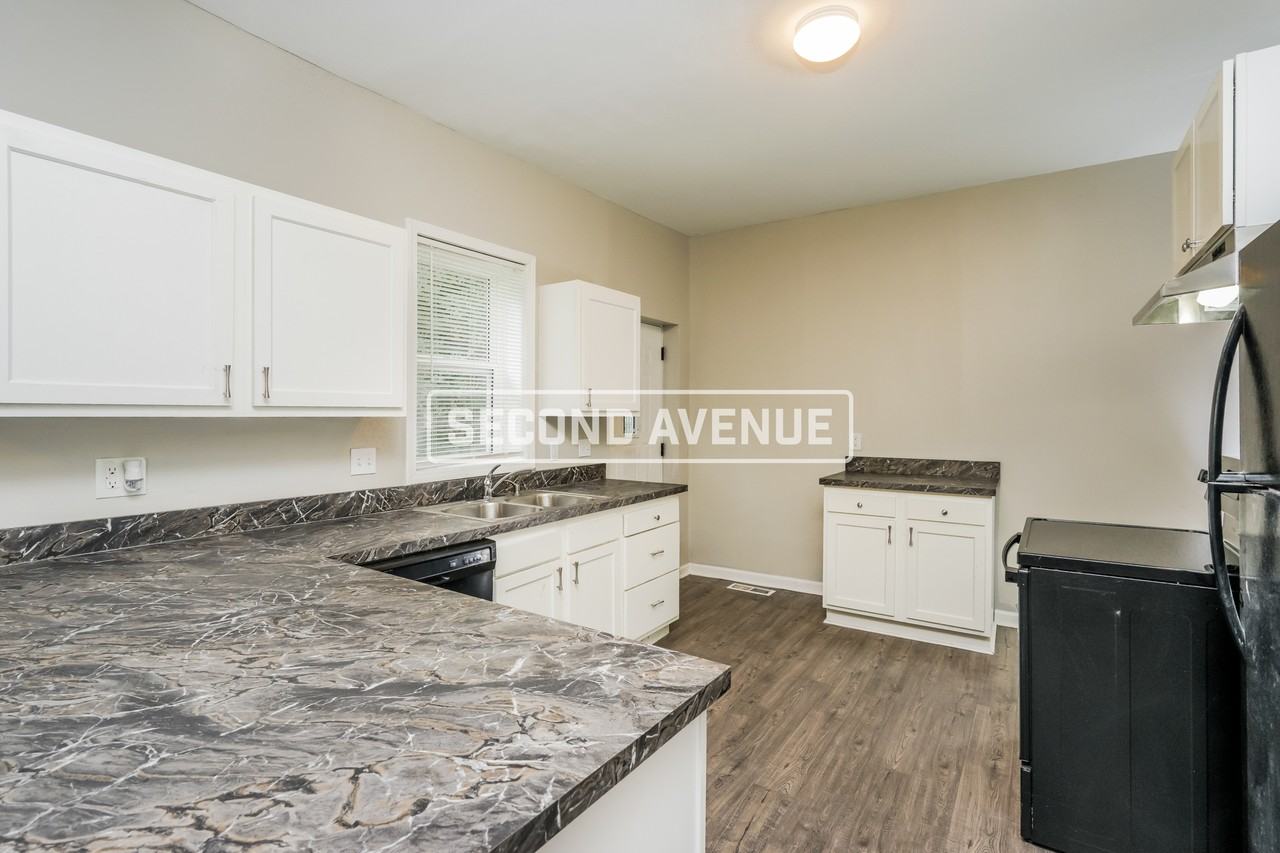 916 Fairbanks Ave - Photo 4 of 11