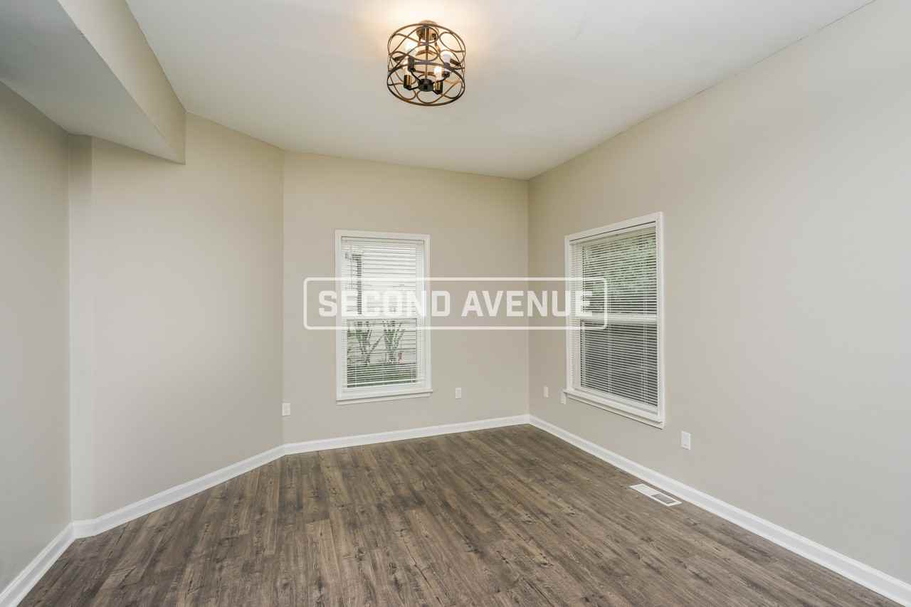 916 Fairbanks Ave - Photo 5 of 11