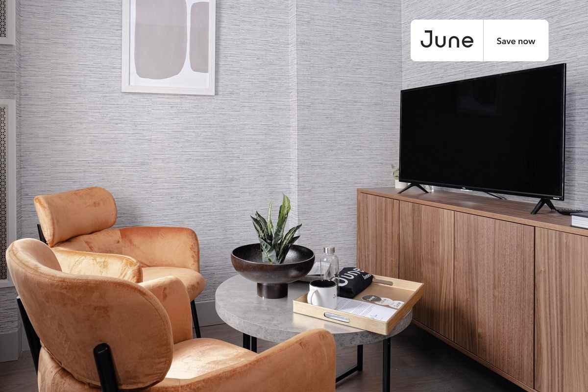 944 Columbus Ave #A - Photo 2 of 9