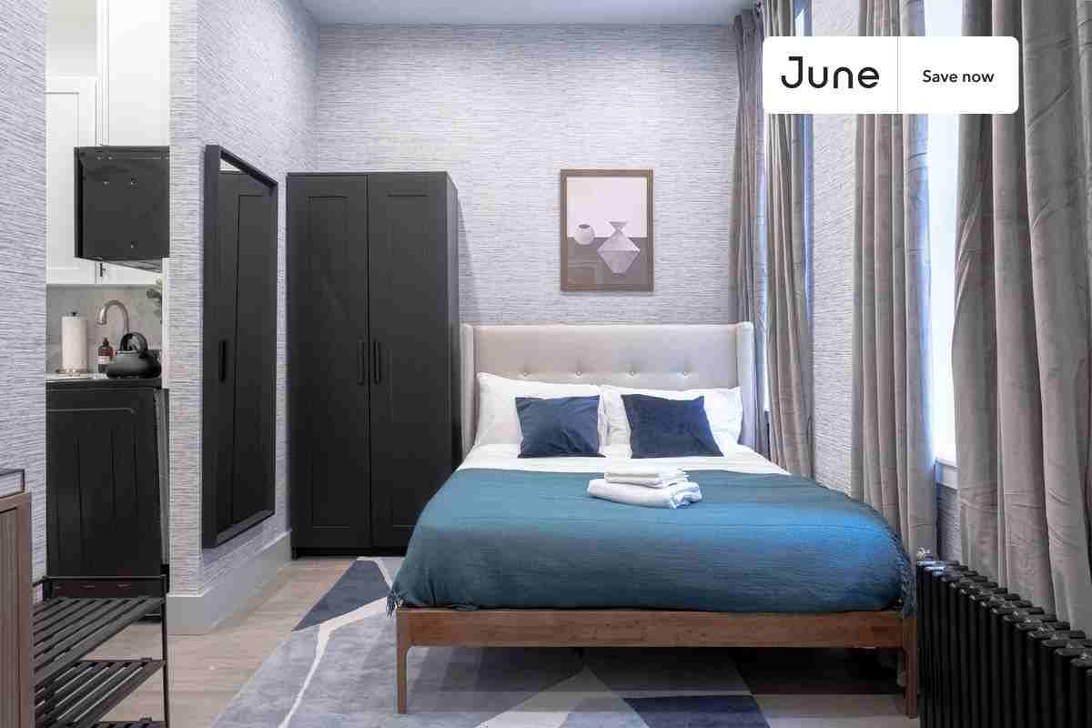 944 Columbus Ave #A - Photo 7 of 9