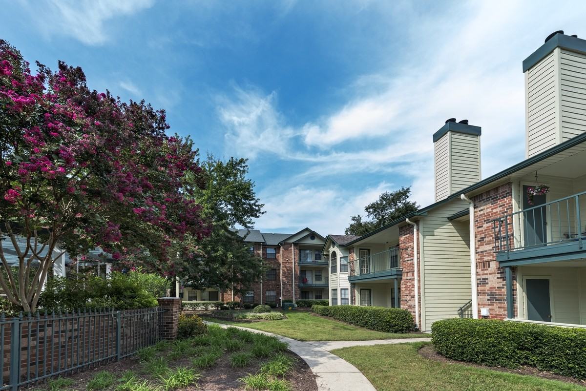 Lerner Chesapeake Bay Apartments 550 St Michaels Way, Newport News