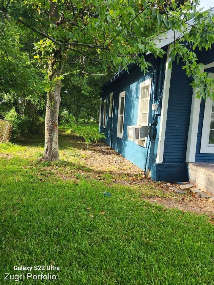 2620 Potts St - Photo 2 of 10