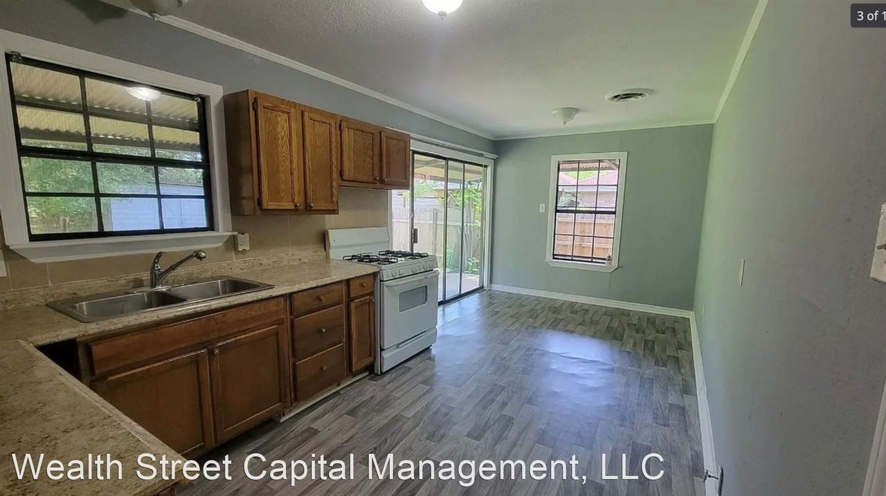 2712 3rd Ave - Photo 2 of 10