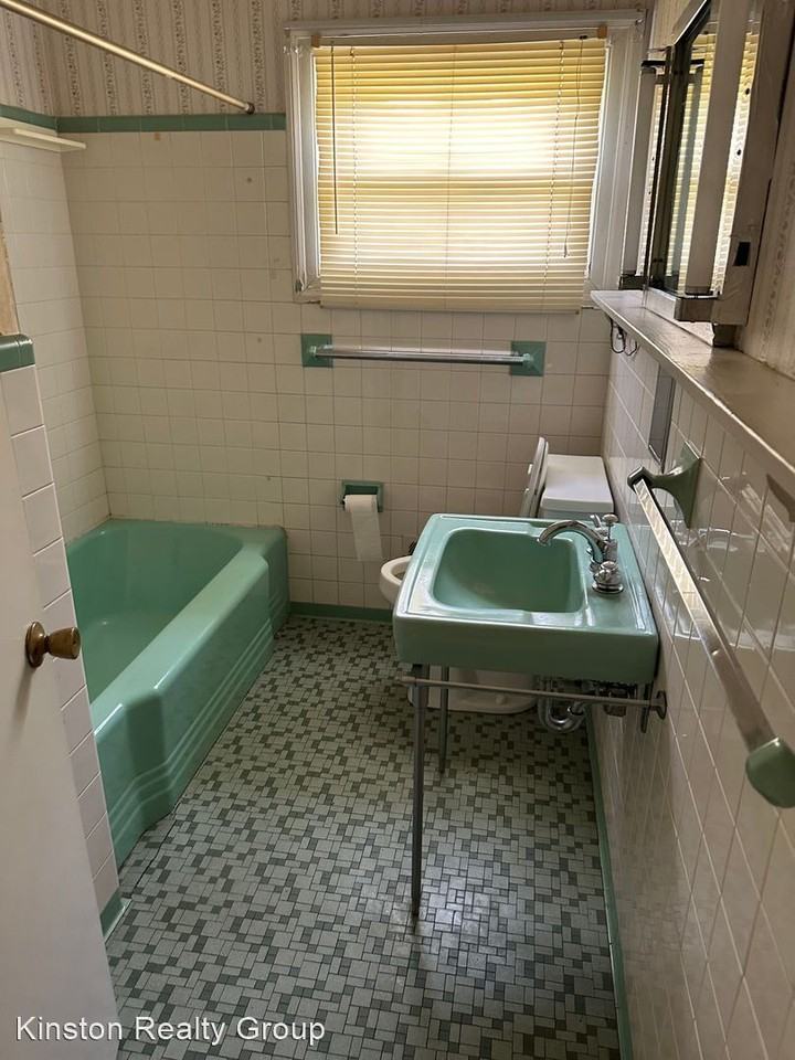 1515 West Rd - Photo 2 of 10