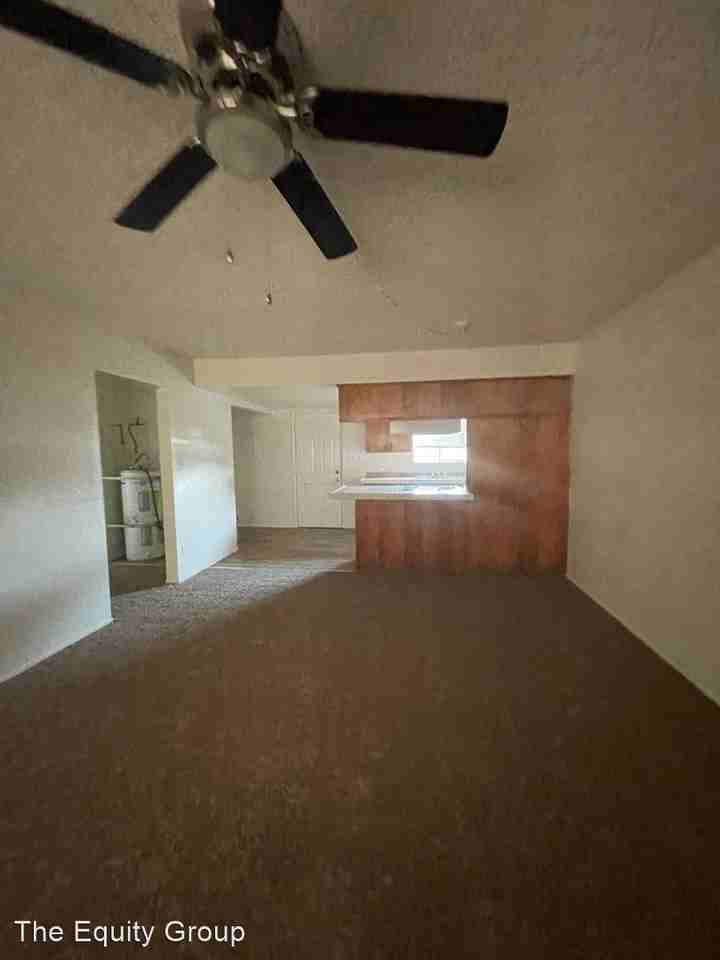 1124 South Shady St - Photo 3 of 14