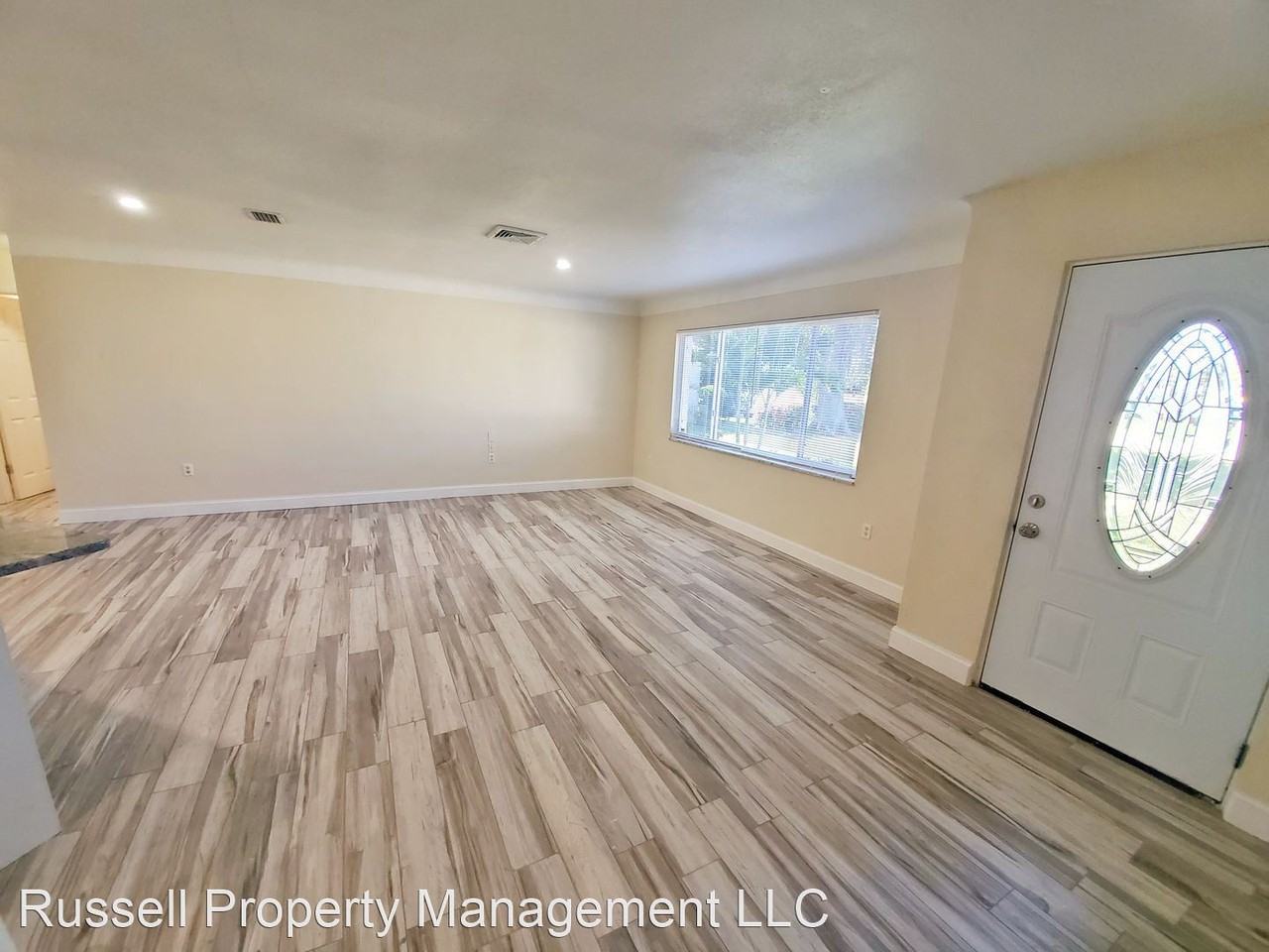 2661 Columbus Way S - Photo 2 of 34