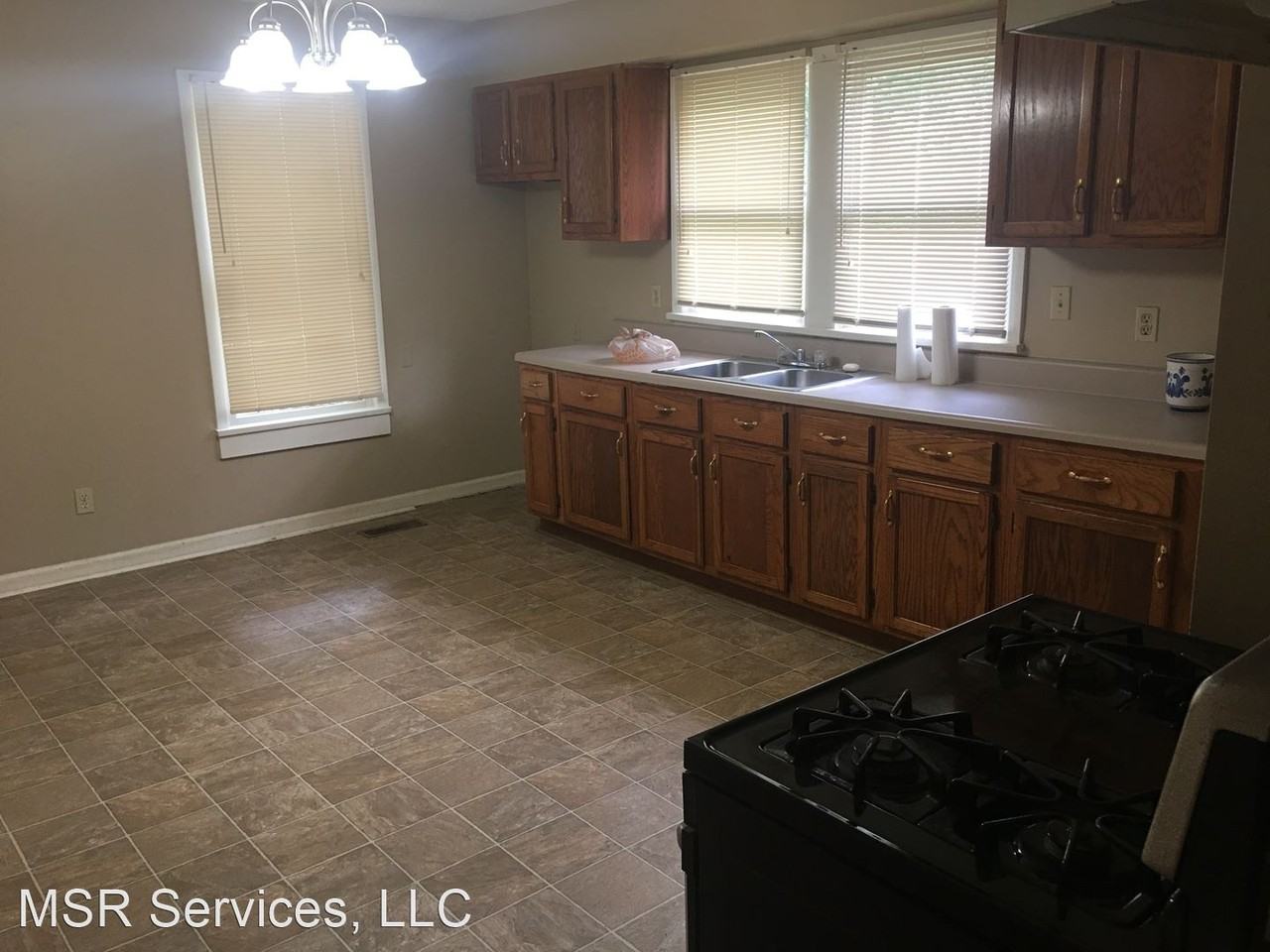 225 S High St - Photo 2 of 15