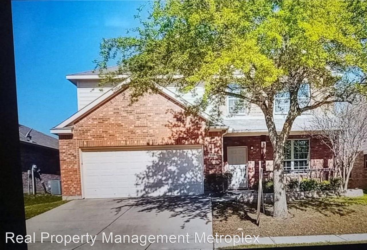 12620 Summerwood Dr - Photo 2 of 16