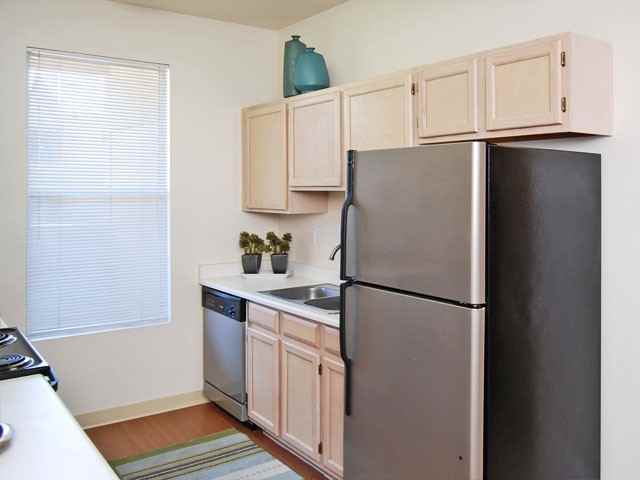 Alexander Gardens - Photo 3 of 17