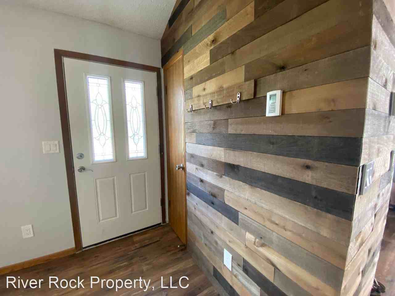 2114 31st Ave S - Photo 3 of 23