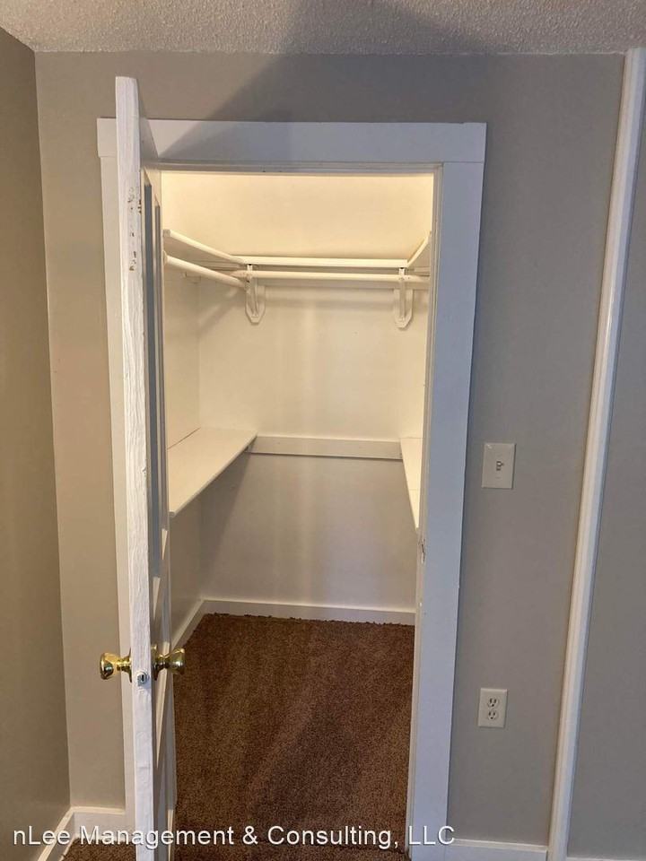 2820/2822 Jules Street - Photo 3 of 11