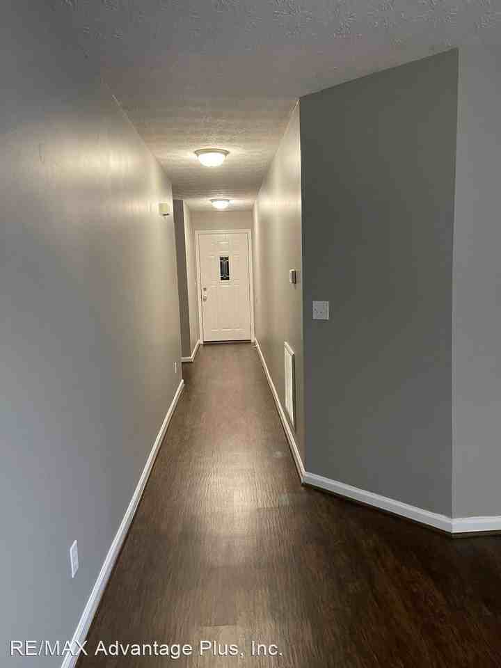 158 Red Hawk Dr - Photo 2 of 11