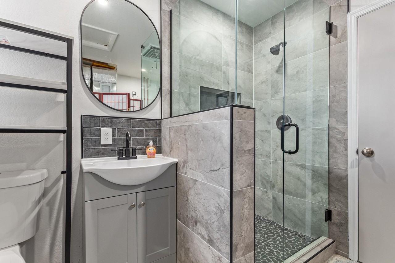 N 105th Ave - Photo 5 of 13