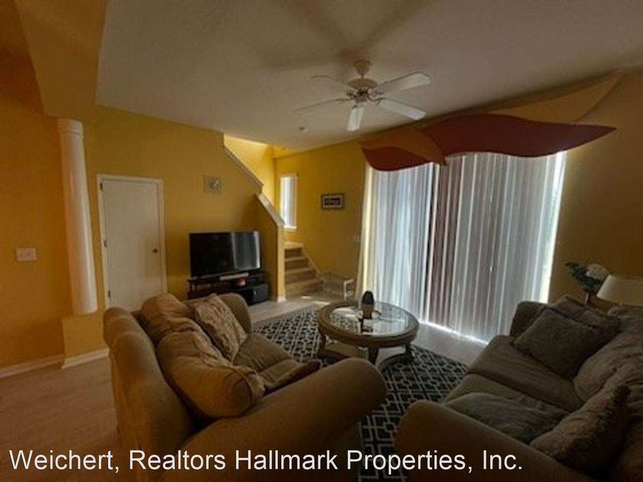 224 Monroe Cir - Photo 2 of 20