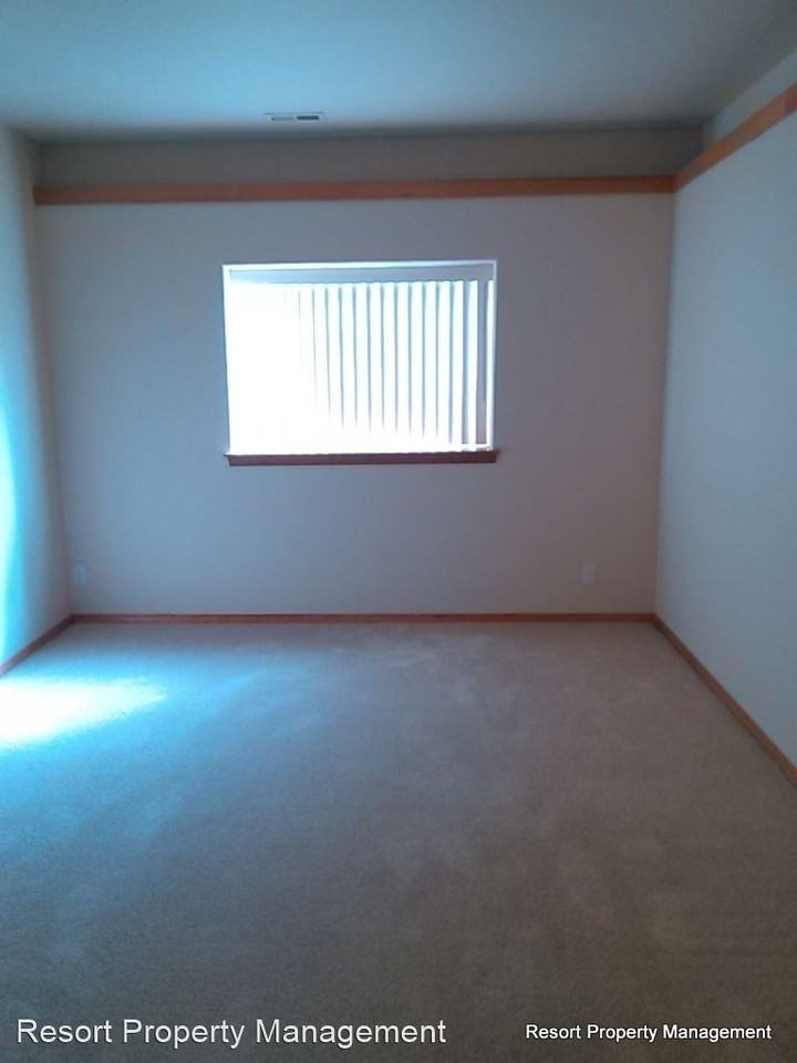 2045 W Rousseau Dr - Photo 3 of 15