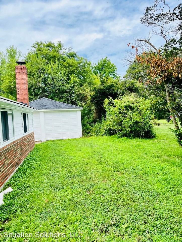 611 Highland Ct - Photo 2 of 14