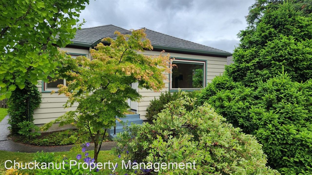 2208 Jaeger St - Photo 2 of 9