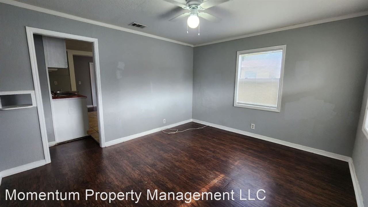 1124 N Brunnell Pkwy - Photo 2 of 7